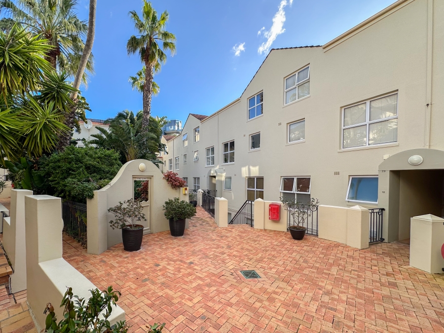 To Let 1 Bedroom Property for Rent in Sea Point Western Cape